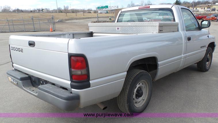 image for item J6290 2001 Dodge Ram 1500 pickup truck