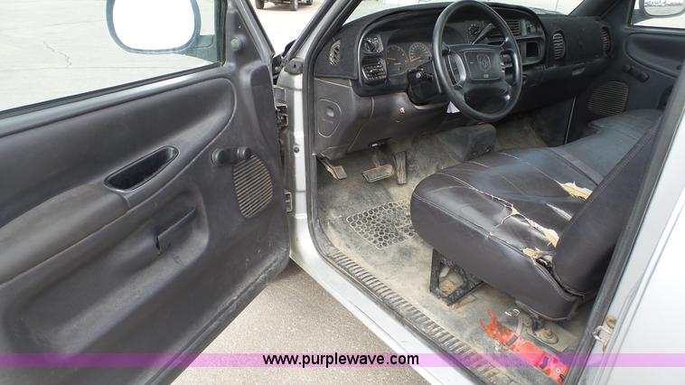 image for item J6290 2001 Dodge Ram 1500 pickup truck