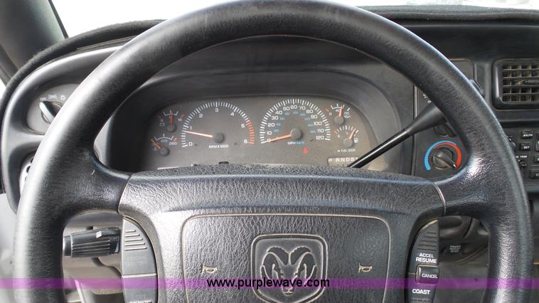 image for item J6290 2001 Dodge Ram 1500 pickup truck