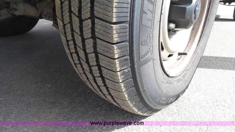 image for item J6290 2001 Dodge Ram 1500 pickup truck