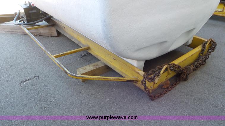 image for item K6911 1997 Westheffer FG50F20K20M weed sprayer