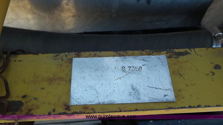 image for item K6911 1997 Westheffer FG50F20K20M weed sprayer