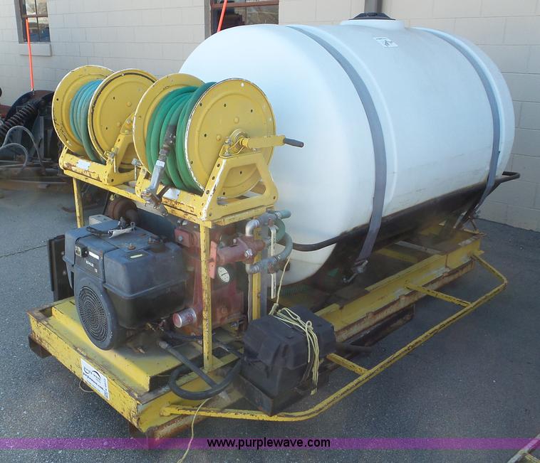 image for item K6912 1997 Westheffer FG50F20K20M weed sprayer