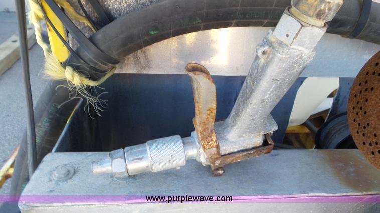 image for item K6912 1997 Westheffer FG50F20K20M weed sprayer