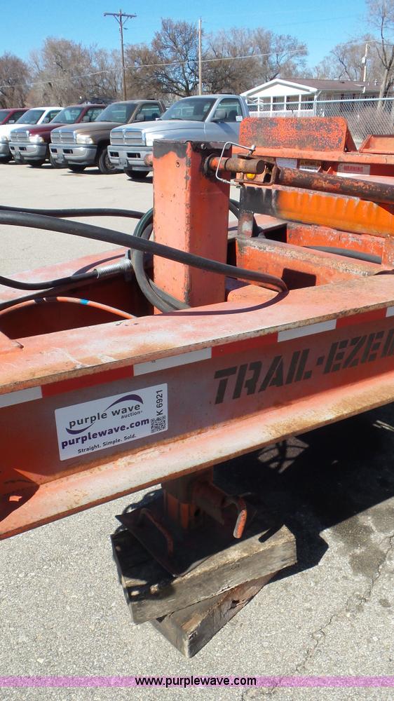 image for item K6921 2001 Trail Eze PDLX20TC tilt deck trailer