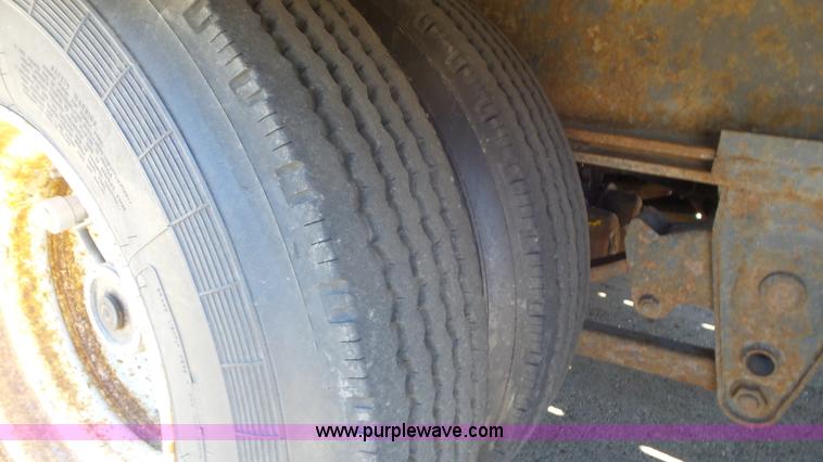 image for item K6921 2001 Trail Eze PDLX20TC tilt deck trailer