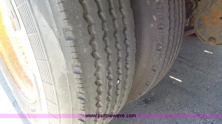 image for item K6921 2001 Trail Eze PDLX20TC tilt deck trailer