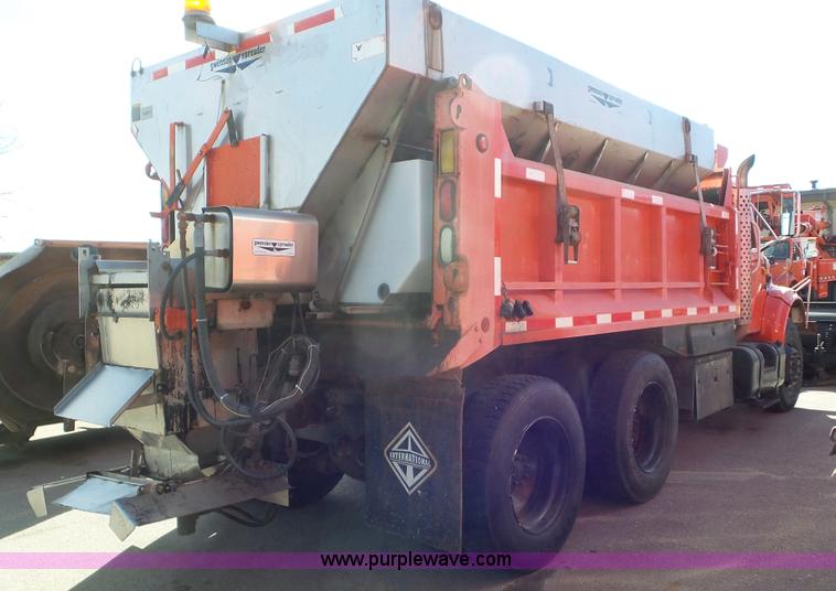 image for item K6922 1997 International 4900 dump truck