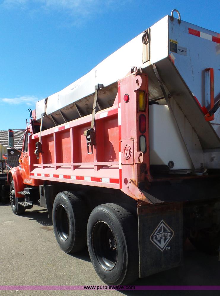 image for item K6922 1997 International 4900 dump truck