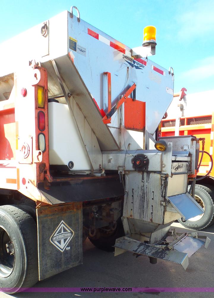 image for item K6922 1997 International 4900 dump truck