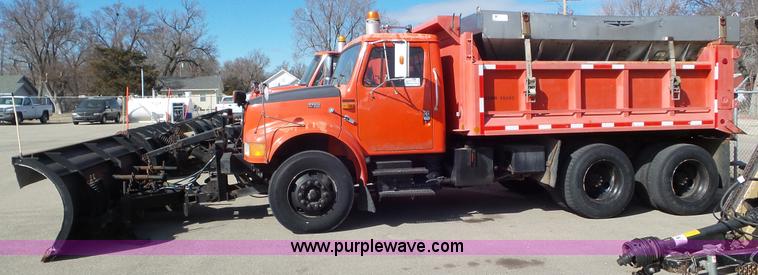 image for item K6922 1997 International 4900 dump truck