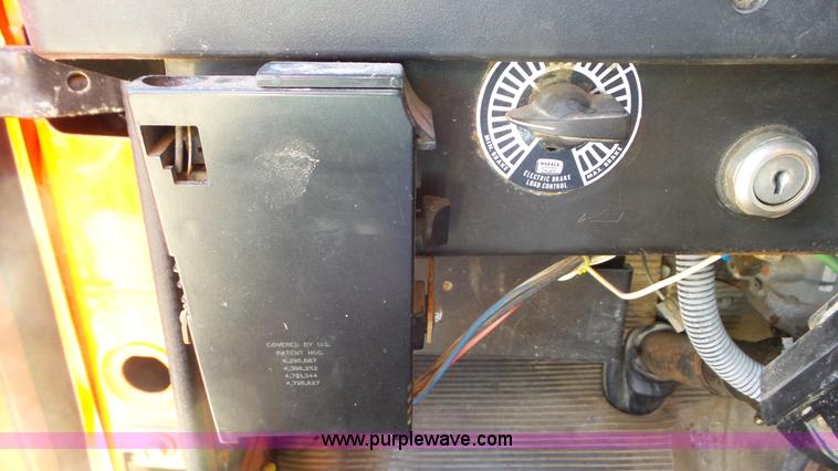 image for item K6922 1997 International 4900 dump truck