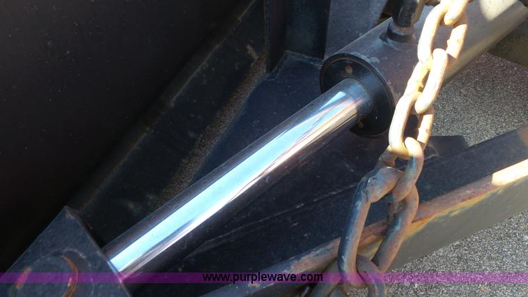 image for item K6922 1997 International 4900 dump truck