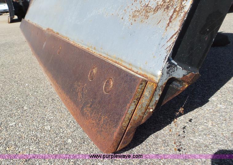 image for item K6922 1997 International 4900 dump truck