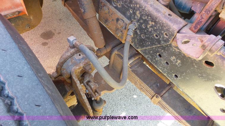 image for item K6922 1997 International 4900 dump truck