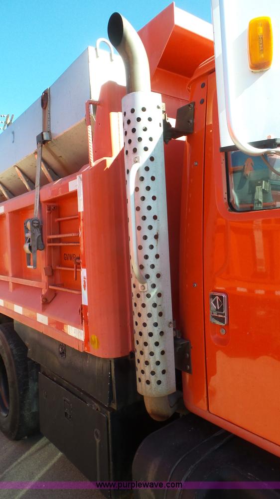 image for item K6922 1997 International 4900 dump truck