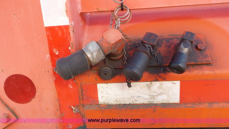 image for item K6922 1997 International 4900 dump truck