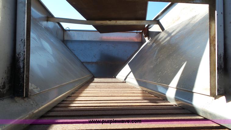 image for item K6922 1997 International 4900 dump truck