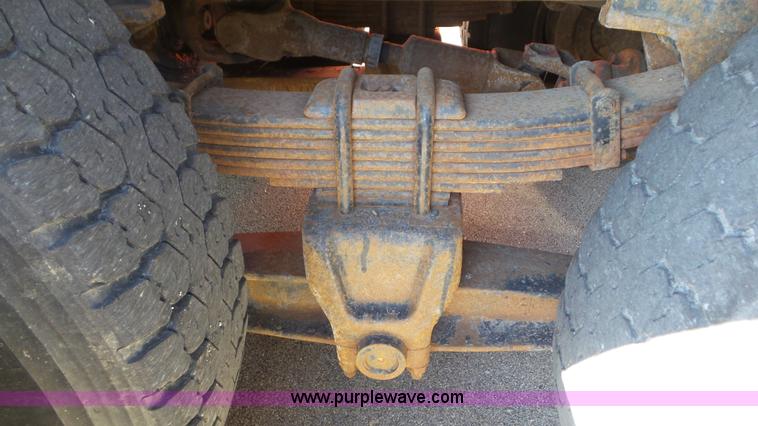 image for item K6922 1997 International 4900 dump truck