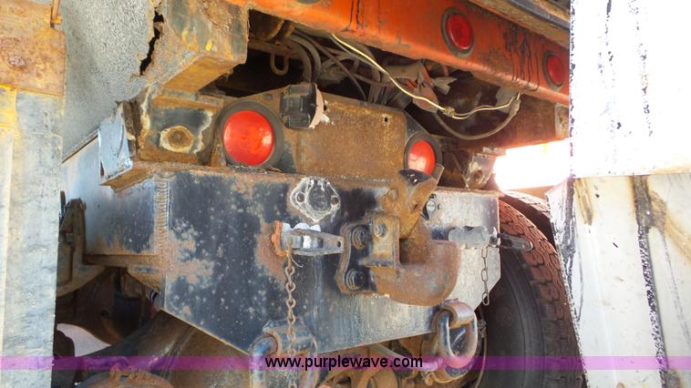 image for item K6922 1997 International 4900 dump truck