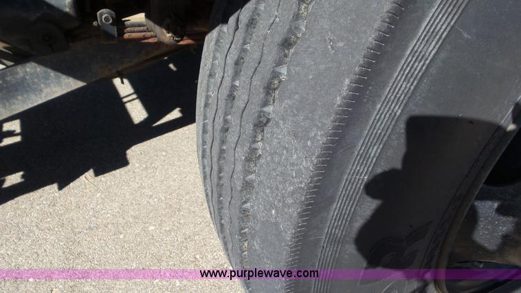 image for item K6922 1997 International 4900 dump truck