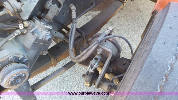 image for item K6923 1999 International 4900 digger derrick truck