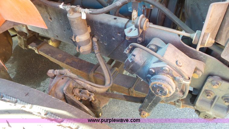 image for item K6923 1999 International 4900 digger derrick truck