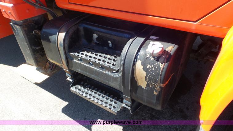 image for item K6923 1999 International 4900 digger derrick truck