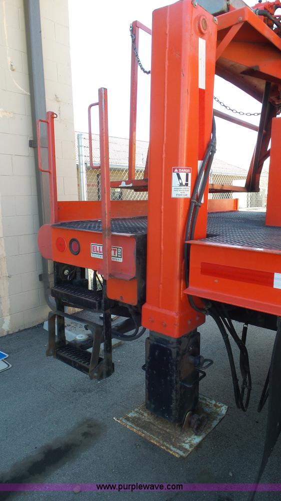 image for item K6923 1999 International 4900 digger derrick truck