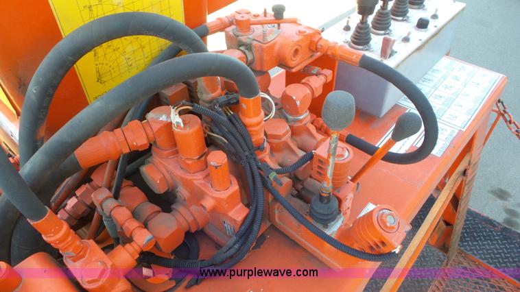 image for item K6923 1999 International 4900 digger derrick truck