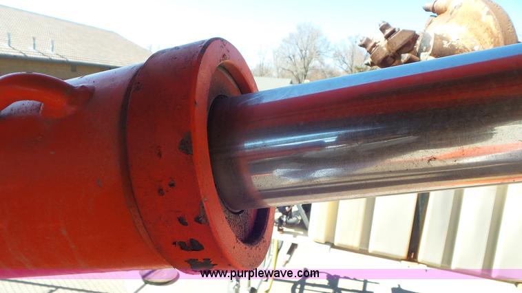 image for item K6923 1999 International 4900 digger derrick truck