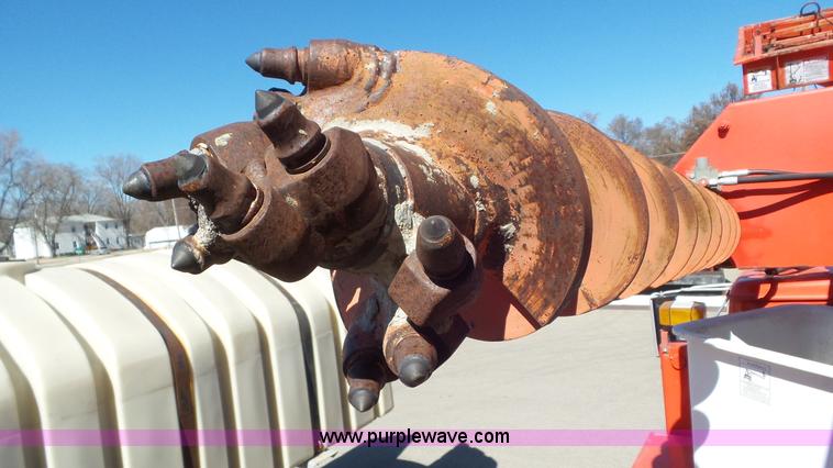 image for item K6923 1999 International 4900 digger derrick truck