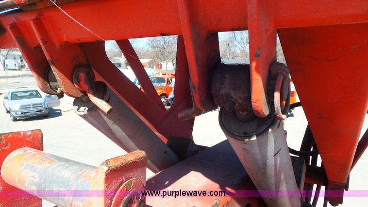 image for item K6923 1999 International 4900 digger derrick truck