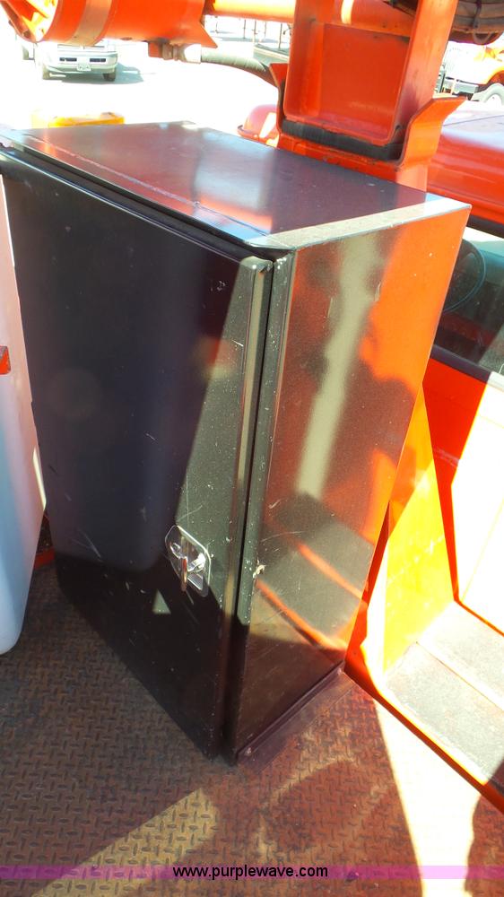 image for item K6923 1999 International 4900 digger derrick truck