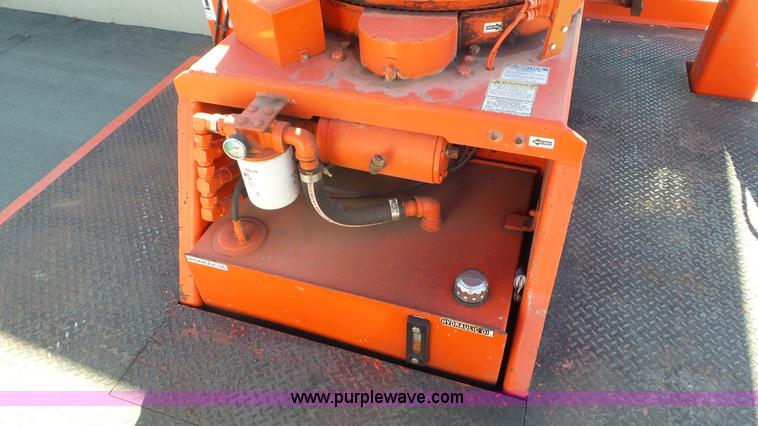 image for item K6923 1999 International 4900 digger derrick truck