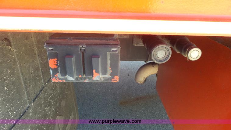 image for item K6923 1999 International 4900 digger derrick truck