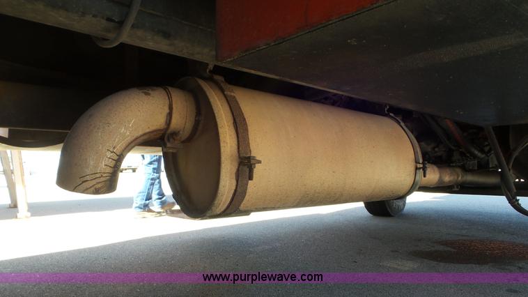 image for item K6923 1999 International 4900 digger derrick truck