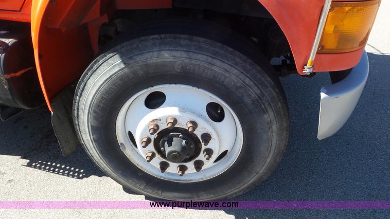 image for item K6923 1999 International 4900 digger derrick truck