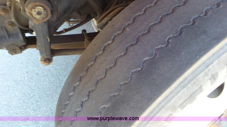 image for item K6923 1999 International 4900 digger derrick truck