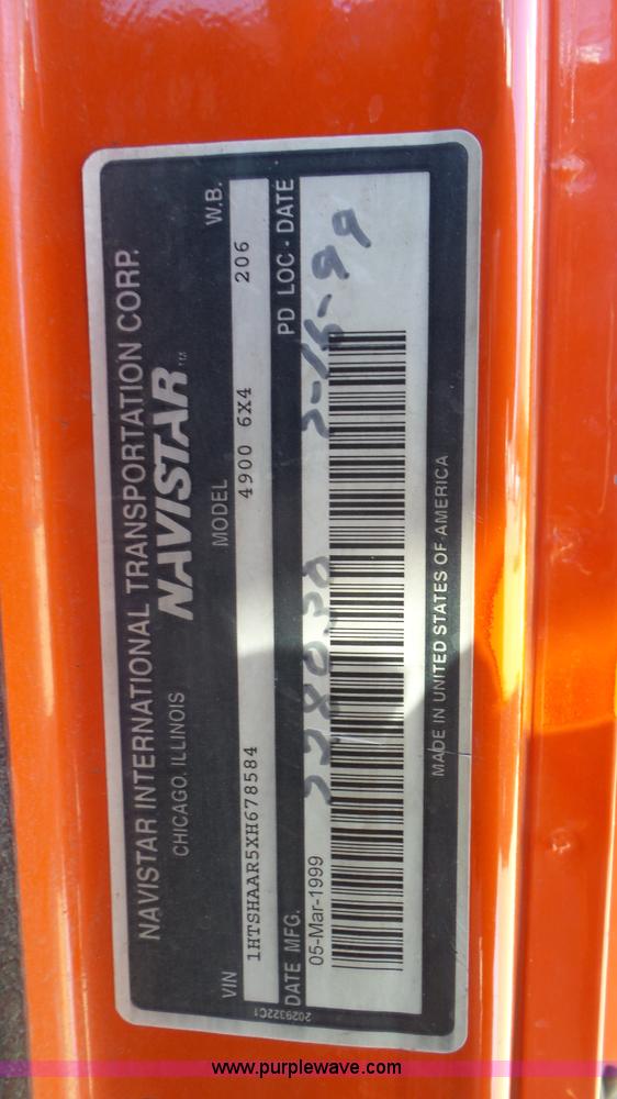 image for item K6923 1999 International 4900 digger derrick truck