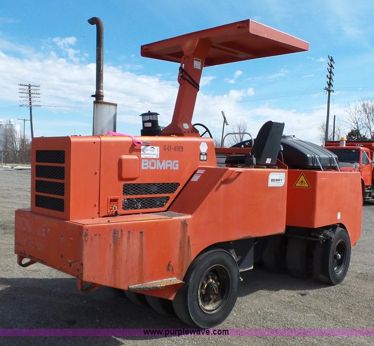 image for item L6259 1999 Bomag BW11RH pneumatic roller