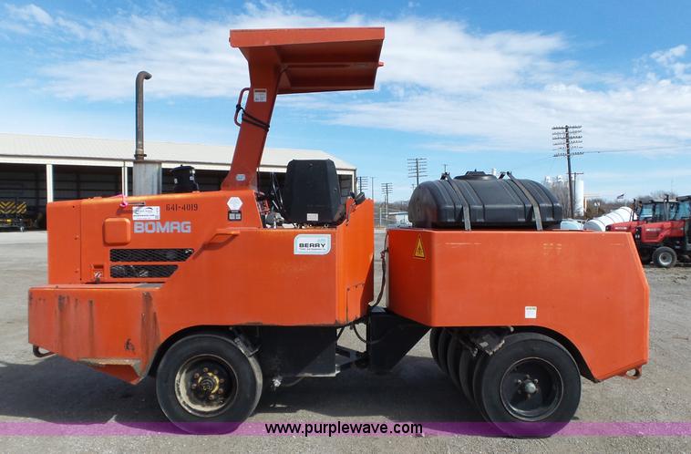 image for item L6259 1999 Bomag BW11RH pneumatic roller