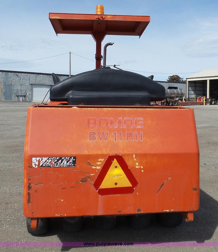 image for item L6259 1999 Bomag BW11RH pneumatic roller