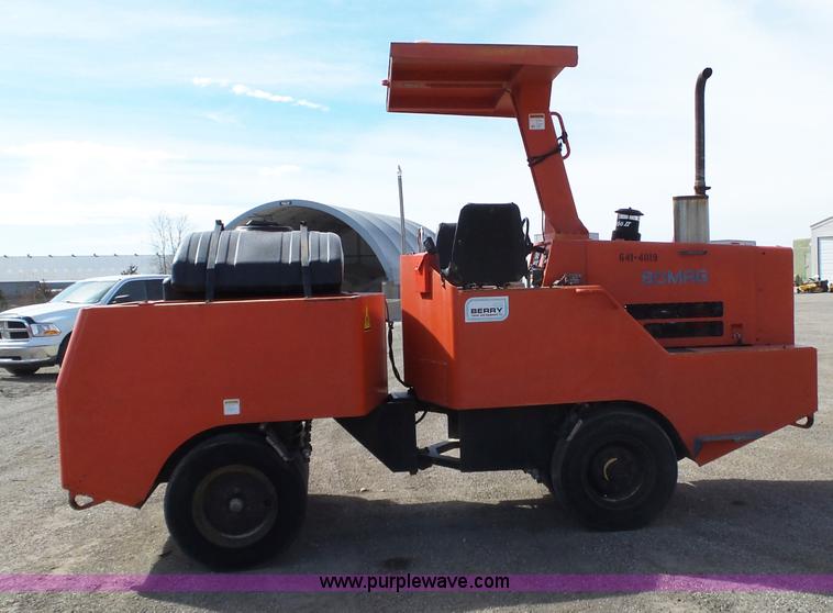 image for item L6259 1999 Bomag BW11RH pneumatic roller