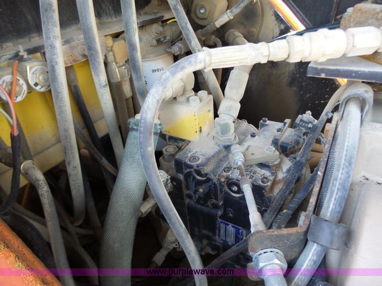 image for item L6259 1999 Bomag BW11RH pneumatic roller