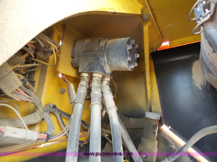 image for item L6259 1999 Bomag BW11RH pneumatic roller