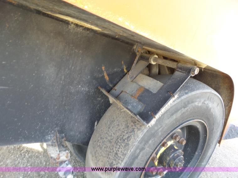 image for item L6259 1999 Bomag BW11RH pneumatic roller