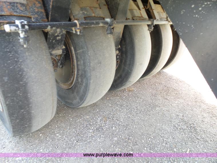 image for item L6259 1999 Bomag BW11RH pneumatic roller