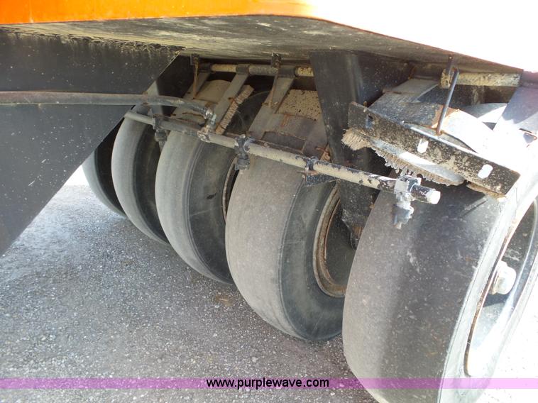 image for item L6259 1999 Bomag BW11RH pneumatic roller