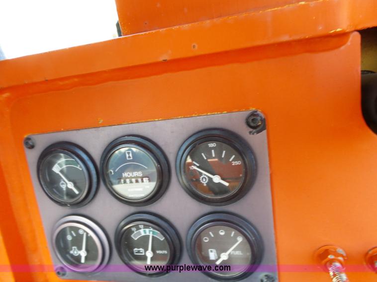 image for item L6259 1999 Bomag BW11RH pneumatic roller